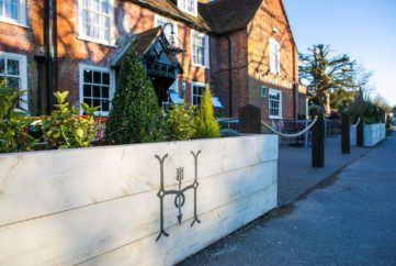 Visit The Huntsman of Brockenhurst